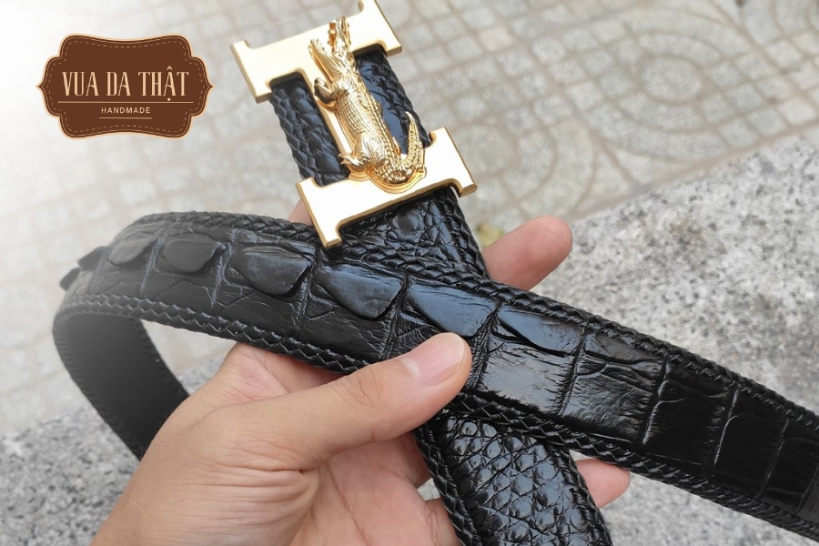 3 Cách Đục Lỗ Thắt Lưng Da Cá Sấu Tại Nhà Nhanh Chóng Xử lý bề mặt da sau khi bấm lỗ để duy trì độ bền và vẻ đẹp lâu dài