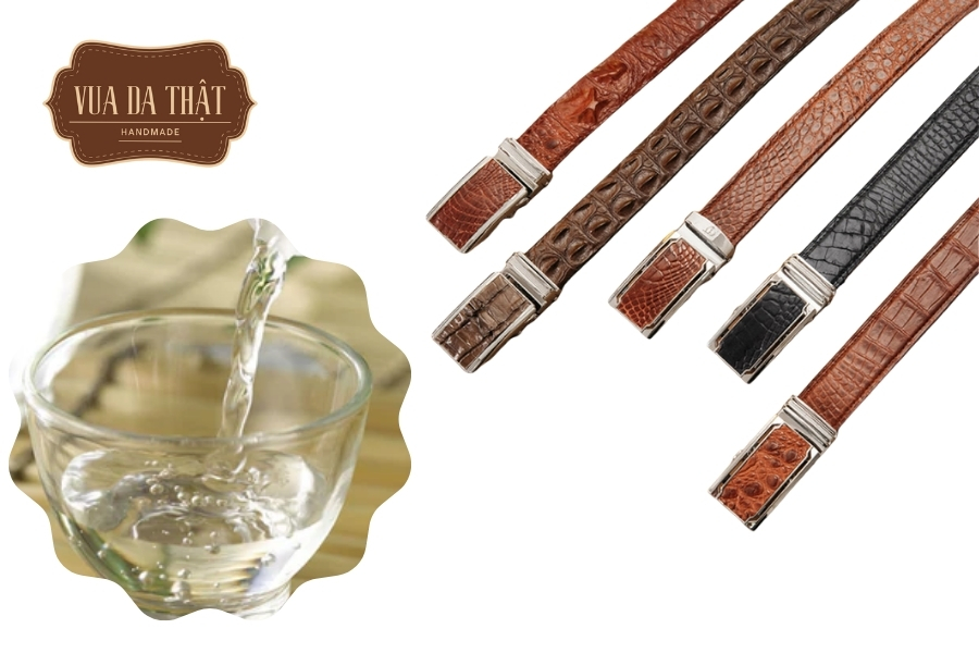 Pha loãng giấm trắng với nước lau nhẹ nhàng lên vùng bị mốc trên thắt lưng