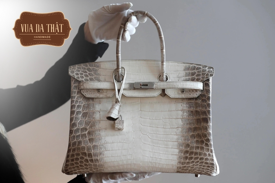 Chăm sóc các chi tiết kim loại trên túi để tránh oxy hóa và ăn mòn