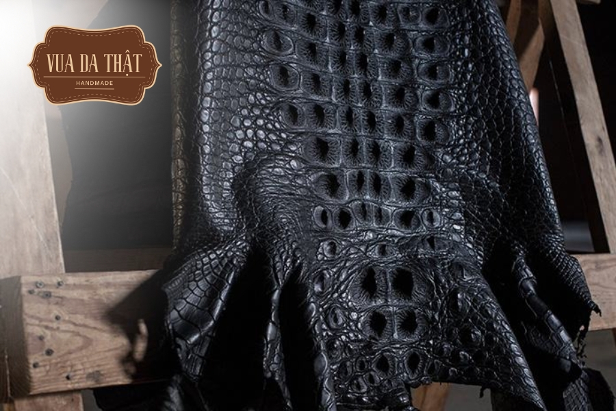 Quy trình thuộc da cá sấu là quá trình xử lý da cá sấu tươi để chúng không bị phân hủy và có tính thẩm mỹ cao